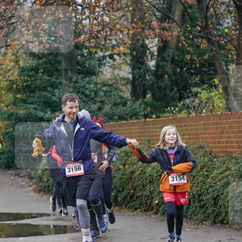 07.12.2025 - St. Pauli X-Mass-Run No. 15 Michael Burmester http://msf.ph/oto/9413441 07.12.2025 10:03:35 Laufen 3156, 3154 meine-sportfotos.de