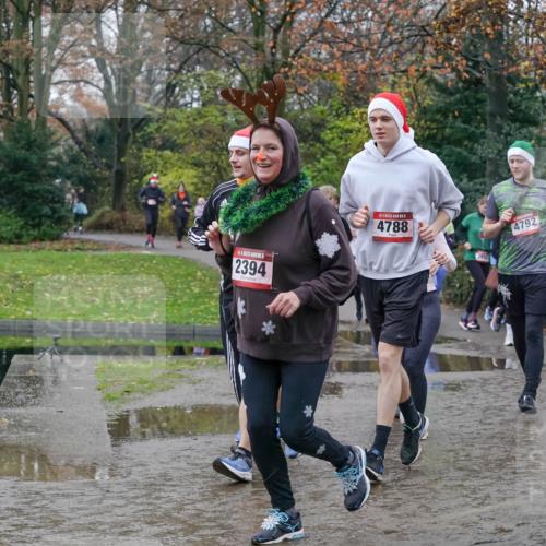 07.12.2025 - St. Pauli X-Mass-Run No. 15 Michael Burmester http://msf.ph/oto/9413452 07.12.2025 11:45:43 Laufen 2394, 4788, 4792, 1244 meine-sportfotos.de