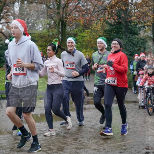 07.12.2025 - St. Pauli X-Mass-Run No. 15 Michael Burmester http://msf.ph/oto/9413463 07.12.2025 11:45:44 Laufen 69, 4788, 4786, 479, 1244 meine-sportfotos.de