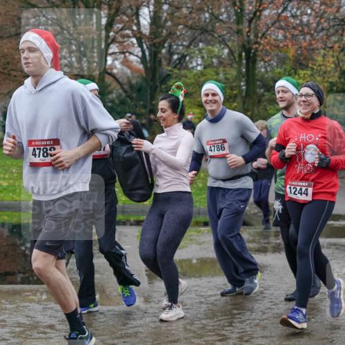 07.12.2025 - St. Pauli X-Mass-Run No. 15 Michael Burmester http://msf.ph/oto/9413475 07.12.2025 11:45:44 Laufen 15, 4789, 4786, 1244 meine-sportfotos.de
