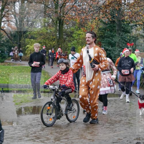 07.12.2025 - St. Pauli X-Mass-Run No. 15 Michael Burmester http://msf.ph/oto/9413494 07.12.2025 11:45:46 Laufen 3230, 758, 3833 meine-sportfotos.de
