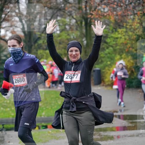 07.12.2025 - St. Pauli X-Mass-Run No. 15 Michael Burmester http://msf.ph/oto/9413516 07.12.2025 10:03:41 Laufen 5, 2680, 2677 meine-sportfotos.de