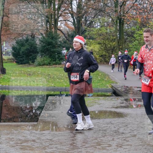 07.12.2025 - St. Pauli X-Mass-Run No. 15 Michael Burmester http://msf.ph/oto/9413518 07.12.2025 11:45:48 Laufen 3758, 2953, 2889 meine-sportfotos.de