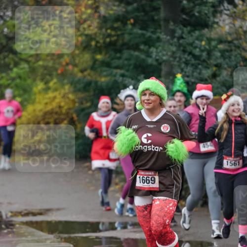 07.12.2025 - St. Pauli X-Mass-Run No. 15 Michael Burmester http://msf.ph/oto/9413532 07.12.2025 10:03:43 Laufen 15, 1669, 454, 1561 meine-sportfotos.de