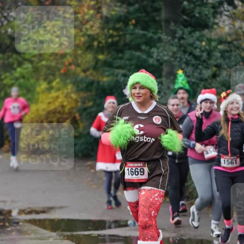 07.12.2025 - St. Pauli X-Mass-Run No. 15 Michael Burmester http://msf.ph/oto/9413535 07.12.2025 10:03:43 Laufen 15, 1669, 45, 1561 meine-sportfotos.de