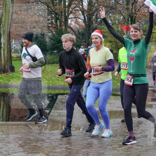07.12.2025 - St. Pauli X-Mass-Run No. 15 Michael Burmester http://msf.ph/oto/9413542 07.12.2025 11:45:50 Laufen 892, 28, 3712, 2954 meine-sportfotos.de