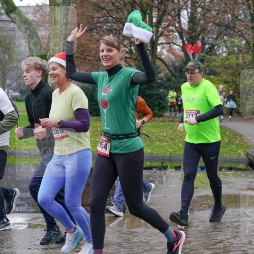 07.12.2025 - St. Pauli X-Mass-Run No. 15 Michael Burmester http://msf.ph/oto/9413551 07.12.2025 11:45:51 Laufen 472, 2885, 954, 3712 meine-sportfotos.de