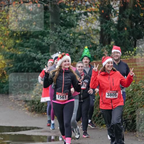 07.12.2025 - St. Pauli X-Mass-Run No. 15 Michael Burmester http://msf.ph/oto/9413553 07.12.2025 10:03:45 Laufen 1561, 36, 15, 3805 meine-sportfotos.de