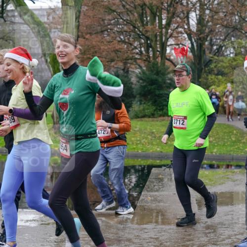 07.12.2025 - St. Pauli X-Mass-Run No. 15 Michael Burmester http://msf.ph/oto/9413557 07.12.2025 11:45:51 Laufen 722, 554, 4720, 3712, 3371 meine-sportfotos.de