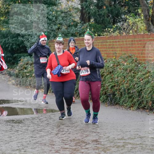 07.12.2025 - St. Pauli X-Mass-Run No. 15 Michael Burmester http://msf.ph/oto/9413560 07.12.2025 11:45:53 Laufen 4259, 188, 3141, 314, 3178 meine-sportfotos.de