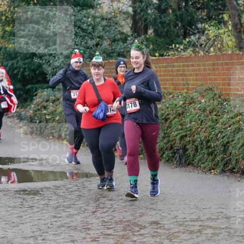 07.12.2025 - St. Pauli X-Mass-Run No. 15 Michael Burmester http://msf.ph/oto/9413563 07.12.2025 11:45:53 Laufen 4259, 31, 3178 meine-sportfotos.de