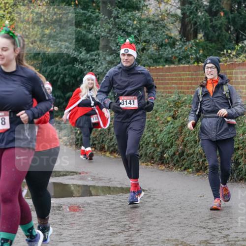 07.12.2025 - St. Pauli X-Mass-Run No. 15 Michael Burmester http://msf.ph/oto/9413575 07.12.2025 11:45:55 Laufen 3178, 188, 3141 meine-sportfotos.de