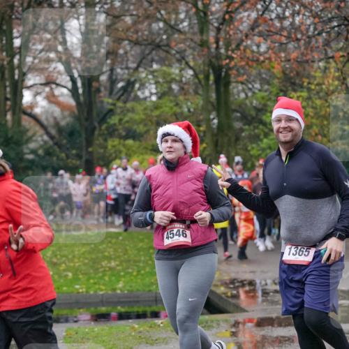 07.12.2025 - St. Pauli X-Mass-Run No. 15 Michael Burmester http://msf.ph/oto/9413583 07.12.2025 10:03:47 Laufen 8, 4546, 1365 meine-sportfotos.de