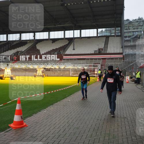 07.12.2025 - St. Pauli X-Mass-Run No. 15 Fabian Wolf http://msf.ph/oto/9413596 07.12.2025 11:20:23 Ziel 2577, 2578, 3129, 3157, 3309, 4637 meine-sportfotos.de