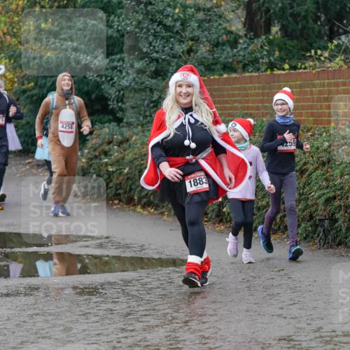 07.12.2025 - St. Pauli X-Mass-Run No. 15 Michael Burmester http://msf.ph/oto/9413604 07.12.2025 11:45:59 Laufen 4271, 4258, 1883, 259 meine-sportfotos.de