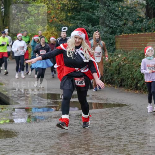 07.12.2025 - St. Pauli X-Mass-Run No. 15 Michael Burmester http://msf.ph/oto/9413612 07.12.2025 11:46:00 Laufen 4292, 06, 1883, 4262, 4259 meine-sportfotos.de