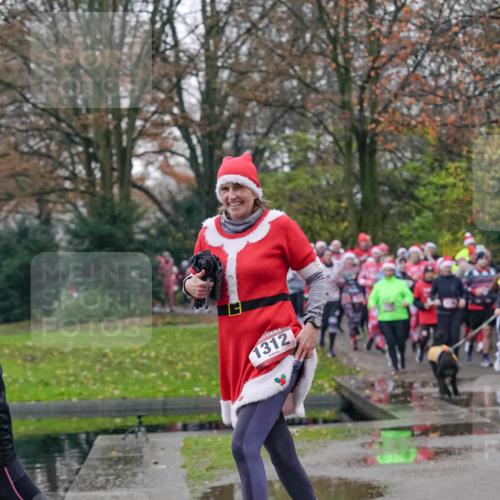 07.12.2025 - St. Pauli X-Mass-Run No. 15 Michael Burmester http://msf.ph/oto/9413629 07.12.2025 10:03:51 Laufen 15, 1312 meine-sportfotos.de