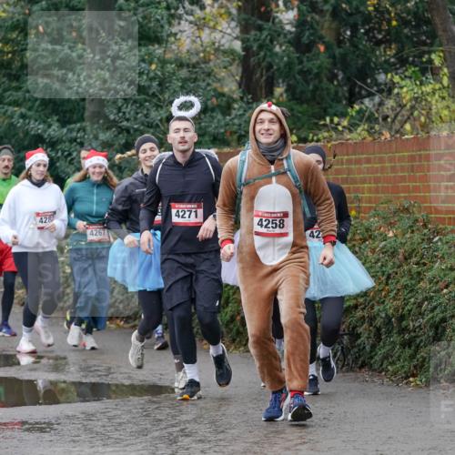 07.12.2025 - St. Pauli X-Mass-Run No. 15 Michael Burmester http://msf.ph/oto/9413650 07.12.2025 11:46:04 Laufen 3955, 428, 4271, 4258, 4267, 42 meine-sportfotos.de