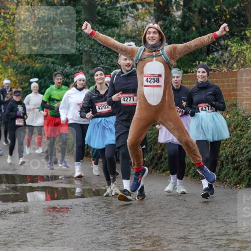 07.12.2025 - St. Pauli X-Mass-Run No. 15 Michael Burmester http://msf.ph/oto/9413656 07.12.2025 11:46:04 Laufen 3348, 3959, 4292, 4271, 4258, 69, 4272 meine-sportfotos.de