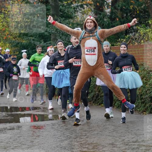 07.12.2025 - St. Pauli X-Mass-Run No. 15 Michael Burmester http://msf.ph/oto/9413659 07.12.2025 11:46:05 Laufen 3348, 807, 3955, 429, 4271, 4258, 269, 4272 meine-sportfotos.de