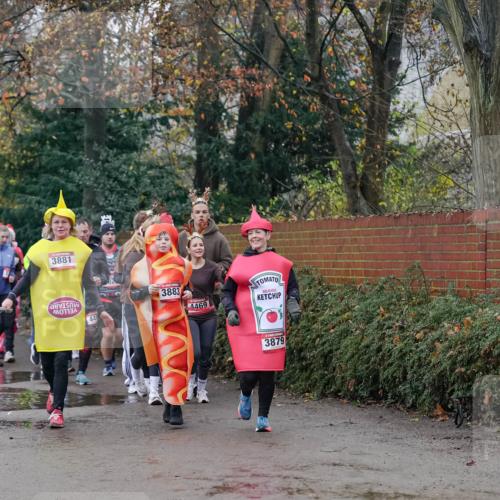 07.12.2025 - St. Pauli X-Mass-Run No. 15 Michael Burmester http://msf.ph/oto/9413661 07.12.2025 10:03:54 Laufen 3881, 3883, 4469, 3879 meine-sportfotos.de