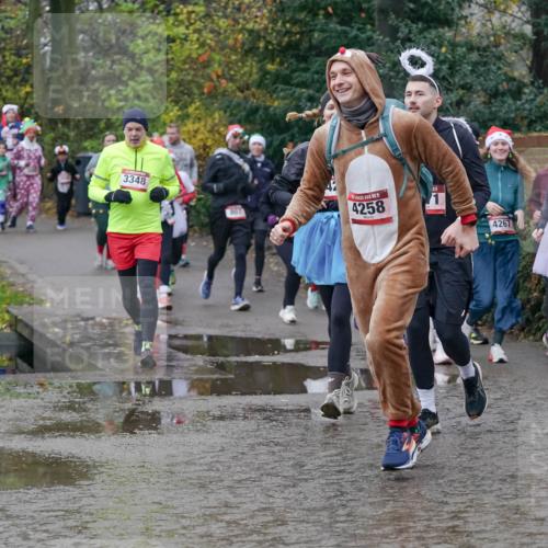 07.12.2025 - St. Pauli X-Mass-Run No. 15 Michael Burmester http://msf.ph/oto/9413665 07.12.2025 11:46:05 Laufen 3348, 807, 15, 4258, 1, 4267, 4269 meine-sportfotos.de