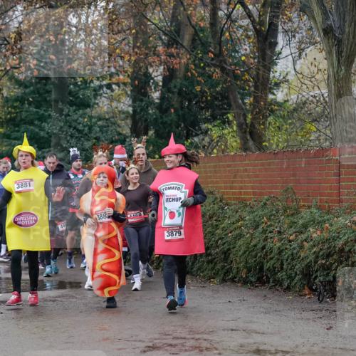 07.12.2025 - St. Pauli X-Mass-Run No. 15 Michael Burmester http://msf.ph/oto/9413667 07.12.2025 10:03:55 Laufen 3881, 449, 3885, 3879 meine-sportfotos.de