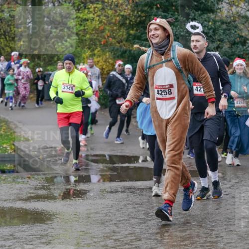 07.12.2025 - St. Pauli X-Mass-Run No. 15 Michael Burmester http://msf.ph/oto/9413668 07.12.2025 11:46:05 Laufen 30, 3348, 42, 4258, 4267, 4269 meine-sportfotos.de
