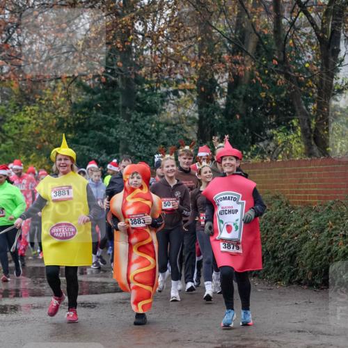 07.12.2025 - St. Pauli X-Mass-Run No. 15 Michael Burmester http://msf.ph/oto/9413676 07.12.2025 10:03:55 Laufen 3881, 3883, 50, 3879 meine-sportfotos.de