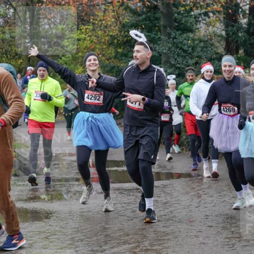 07.12.2025 - St. Pauli X-Mass-Run No. 15 Michael Burmester http://msf.ph/oto/9413678 07.12.2025 11:46:06 Laufen 4258, 33, 4292, 395, 4269, 4272 meine-sportfotos.de