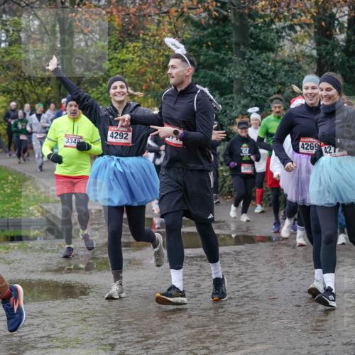 07.12.2025 - St. Pauli X-Mass-Run No. 15 Michael Burmester http://msf.ph/oto/9413684 07.12.2025 11:46:07 Laufen 4258, 334, 4292, 3955, 4269, 427, 4283 meine-sportfotos.de