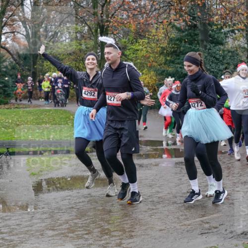 07.12.2025 - St. Pauli X-Mass-Run No. 15 Michael Burmester http://msf.ph/oto/9413690 07.12.2025 11:46:07 Laufen 4292, 427, 4272, 4282, 4267, 4283 meine-sportfotos.de