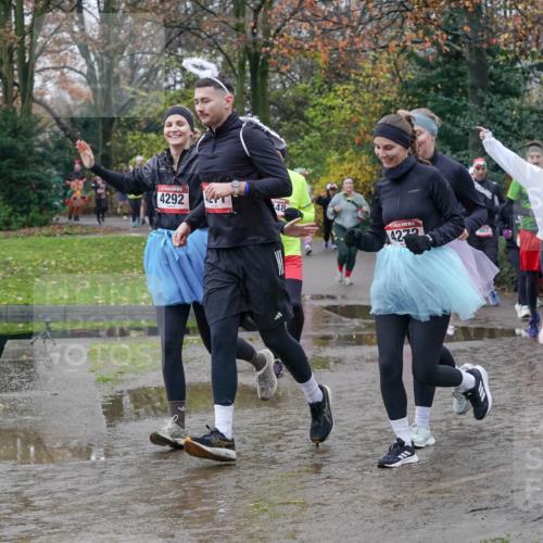07.12.2025 - St. Pauli X-Mass-Run No. 15 Michael Burmester http://msf.ph/oto/9413696 07.12.2025 11:46:07 Laufen 4292, 48, 4282, 427, 4267 meine-sportfotos.de