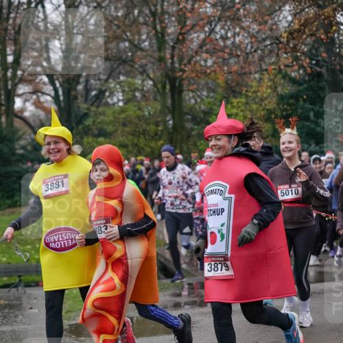 07.12.2025 - St. Pauli X-Mass-Run No. 15 Michael Burmester http://msf.ph/oto/9413703 07.12.2025 10:03:57 Laufen 3881, 883, 5010, 3879 meine-sportfotos.de