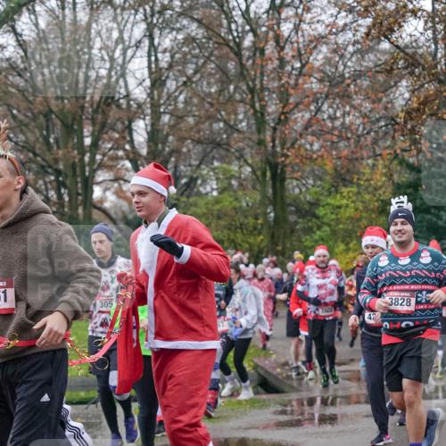 07.12.2025 - St. Pauli X-Mass-Run No. 15 Michael Burmester http://msf.ph/oto/9413733 07.12.2025 10:03:59 Laufen 1115, 51, 305, 47, 3828 meine-sportfotos.de