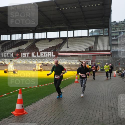 07.12.2025 - St. Pauli X-Mass-Run No. 15 Fabian Wolf http://msf.ph/oto/9413768 07.12.2025 11:20:49 Ziel 540, 765, 2242, 2379, 2462, 2601, 3037 meine-sportfotos.de