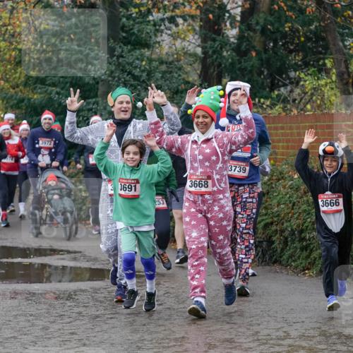 07.12.2025 - St. Pauli X-Mass-Run No. 15 Michael Burmester http://msf.ph/oto/9413813 07.12.2025 11:46:17 Laufen 4421, 3978, 3972, 33691, 253, 15, 3668, 3739, 3666 meine-sportfotos.de