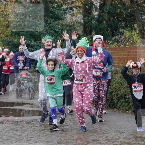 07.12.2025 - St. Pauli X-Mass-Run No. 15 Michael Burmester http://msf.ph/oto/9413816 07.12.2025 11:46:17 Laufen 4422, 3978, 3974, 3972, 3691, 1253, 3668, 3739, 3666 meine-sportfotos.de