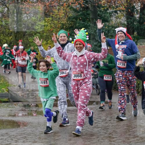 07.12.2025 - St. Pauli X-Mass-Run No. 15 Michael Burmester http://msf.ph/oto/9413825 07.12.2025 11:46:18 Laufen 3691, 3667, 15, 3668, 1253, 3739, 214, 15, 3666 meine-sportfotos.de