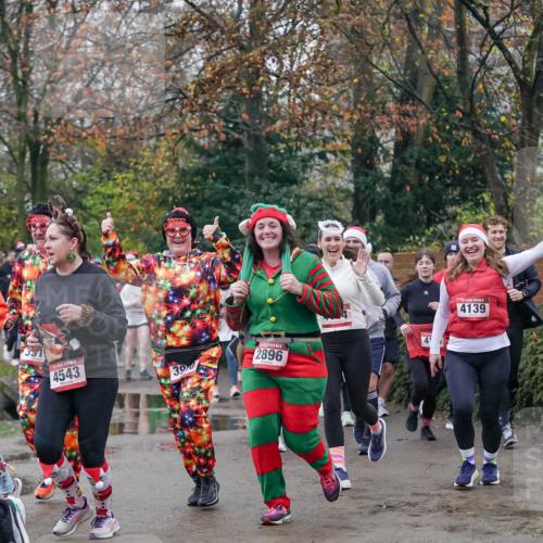 07.12.2025 - St. Pauli X-Mass-Run No. 15 Michael Burmester http://msf.ph/oto/9413838 07.12.2025 10:04:08 Laufen 4543, 39, 2896, 4, 4139 meine-sportfotos.de