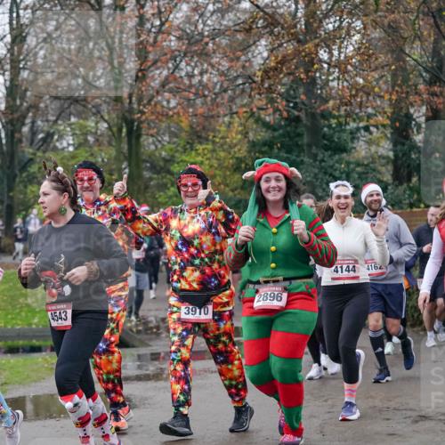 07.12.2025 - St. Pauli X-Mass-Run No. 15 Michael Burmester http://msf.ph/oto/9413850 07.12.2025 10:04:08 Laufen 4543, 3910, 15, 2896, 4144, 4162 meine-sportfotos.de