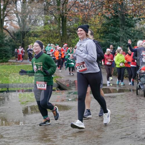 07.12.2025 - St. Pauli X-Mass-Run No. 15 Michael Burmester http://msf.ph/oto/9413851 07.12.2025 11:46:21 Laufen 1253, 1214, 3972, 3979 meine-sportfotos.de