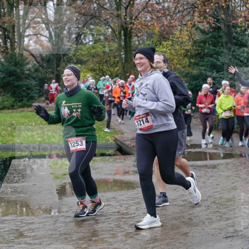 07.12.2025 - St. Pauli X-Mass-Run No. 15 Michael Burmester http://msf.ph/oto/9413854 07.12.2025 11:46:21 Laufen 1253, 5, 1214, 3972, 6977 meine-sportfotos.de