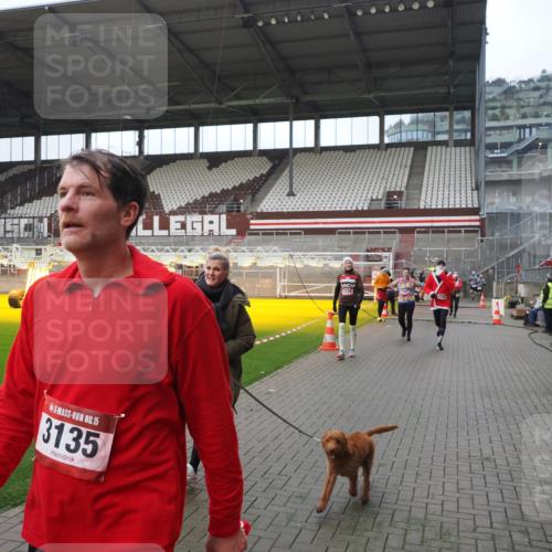 07.12.2025 - St. Pauli X-Mass-Run No. 15 Fabian Wolf http://msf.ph/oto/9413900 07.12.2025 11:21:16 Ziel 2375, 2376, 2579, 2854, 2867, 3135, 3159, 3220, 3283 meine-sportfotos.de