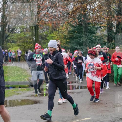07.12.2025 - St. Pauli X-Mass-Run No. 15 Michael Burmester http://msf.ph/oto/9413916 07.12.2025 10:04:13 Laufen 3982, 4174, 2073, 11, 4513 meine-sportfotos.de