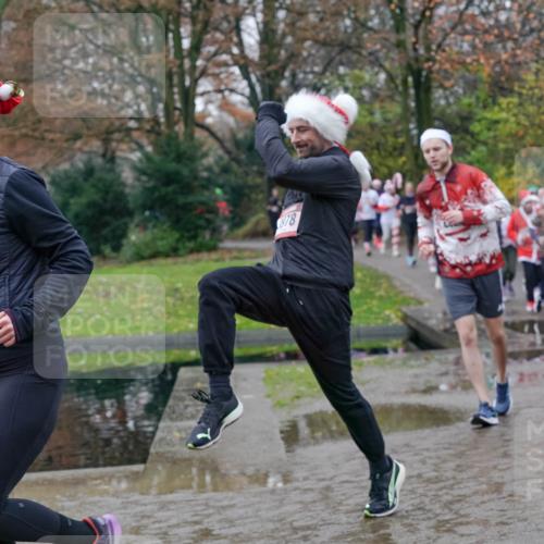07.12.2025 - St. Pauli X-Mass-Run No. 15 Michael Burmester http://msf.ph/oto/9413917 07.12.2025 11:46:25 Laufen 15, 979, 878, 3974 meine-sportfotos.de