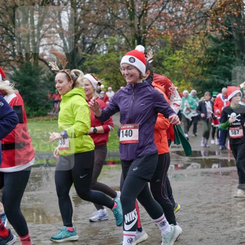 07.12.2025 - St. Pauli X-Mass-Run No. 15 Michael Burmester http://msf.ph/oto/9413938 07.12.2025 11:46:27 Laufen 3977, 138, 15, 140, 587 meine-sportfotos.de