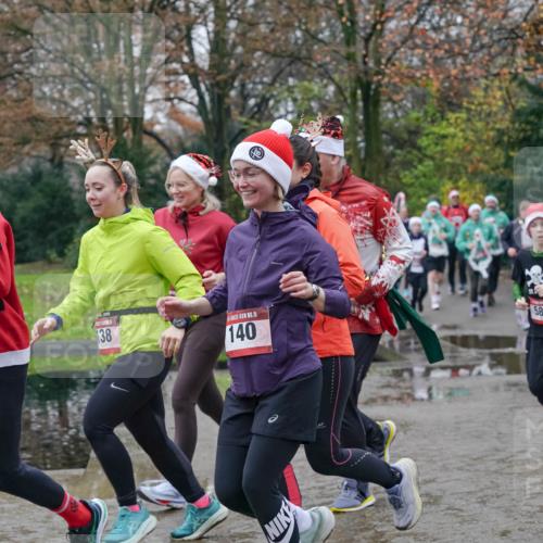 07.12.2025 - St. Pauli X-Mass-Run No. 15 Michael Burmester http://msf.ph/oto/9413944 07.12.2025 11:46:27 Laufen 51, 0, 74, 138, 15, 140, 587, 3840 meine-sportfotos.de
