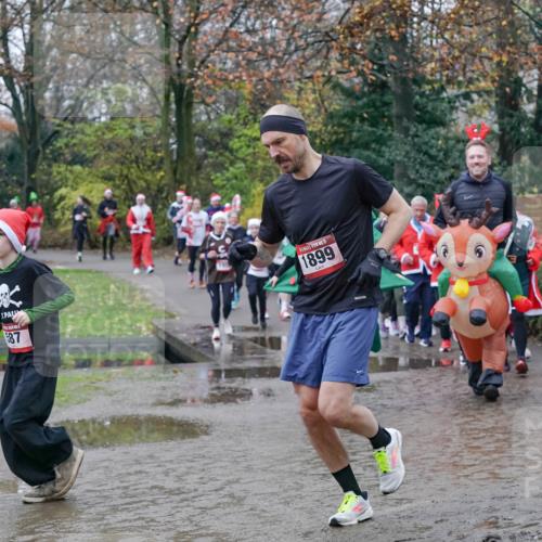 07.12.2025 - St. Pauli X-Mass-Run No. 15 Michael Burmester http://msf.ph/oto/9413950 07.12.2025 11:46:28 Laufen 587, 5, 1899, 3701 meine-sportfotos.de