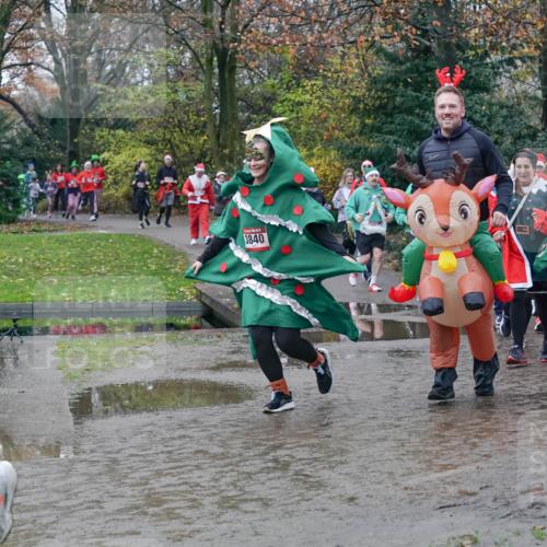 07.12.2025 - St. Pauli X-Mass-Run No. 15 Michael Burmester http://msf.ph/oto/9413966 07.12.2025 11:46:30 Laufen 416, 3701, 3840 meine-sportfotos.de